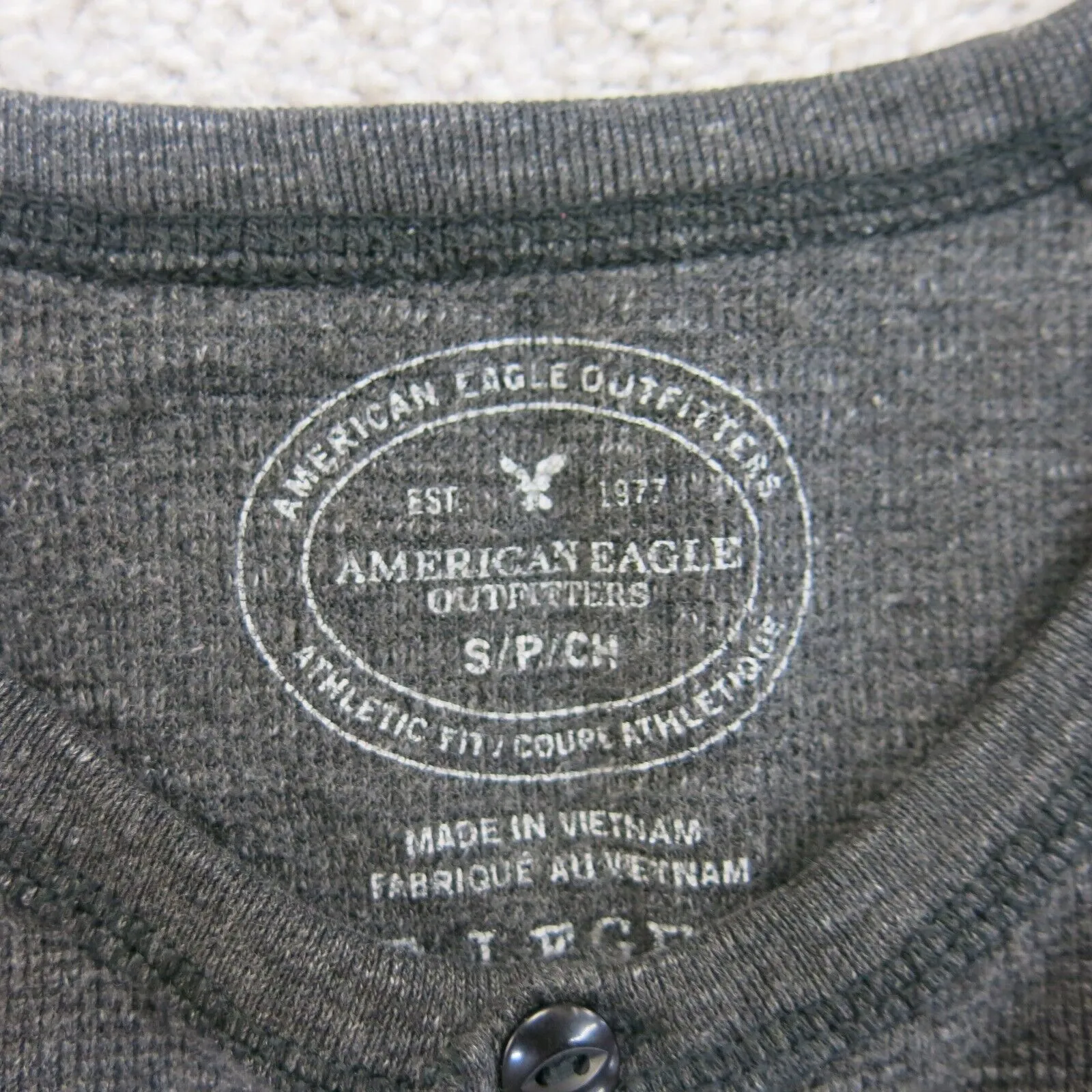 American Eagle Shirt Mens Small Gray Vintage Henley Neck Tee Lightweight Outdoor