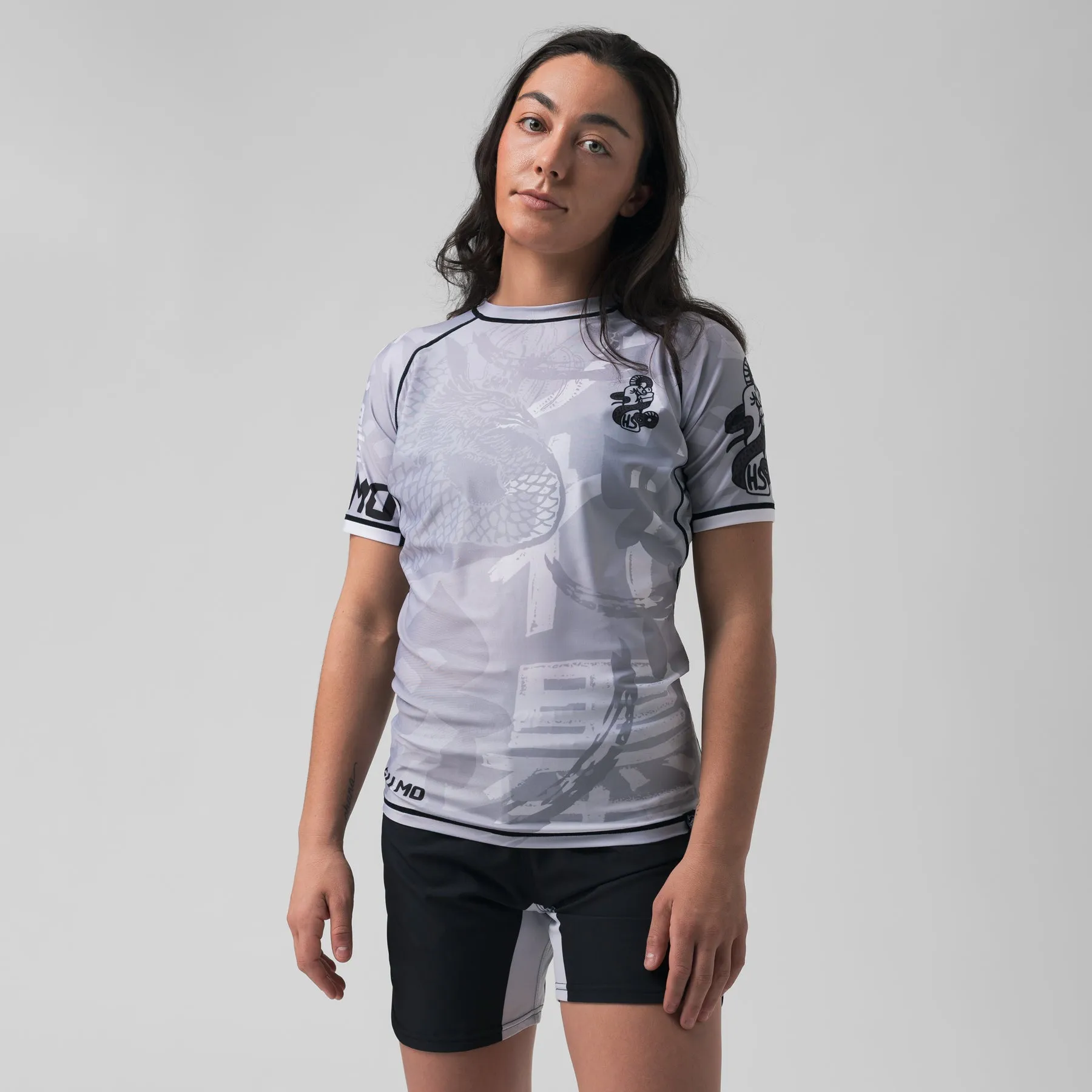 Half Sumo "HANNYA" Women's Short Sleeve Rash Guard - Light Grey