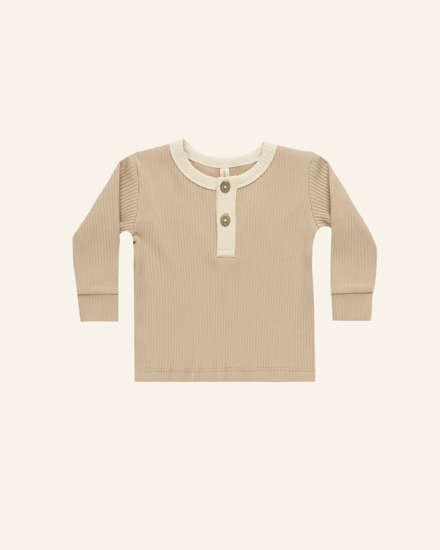 RIBBED HENLEY TEE