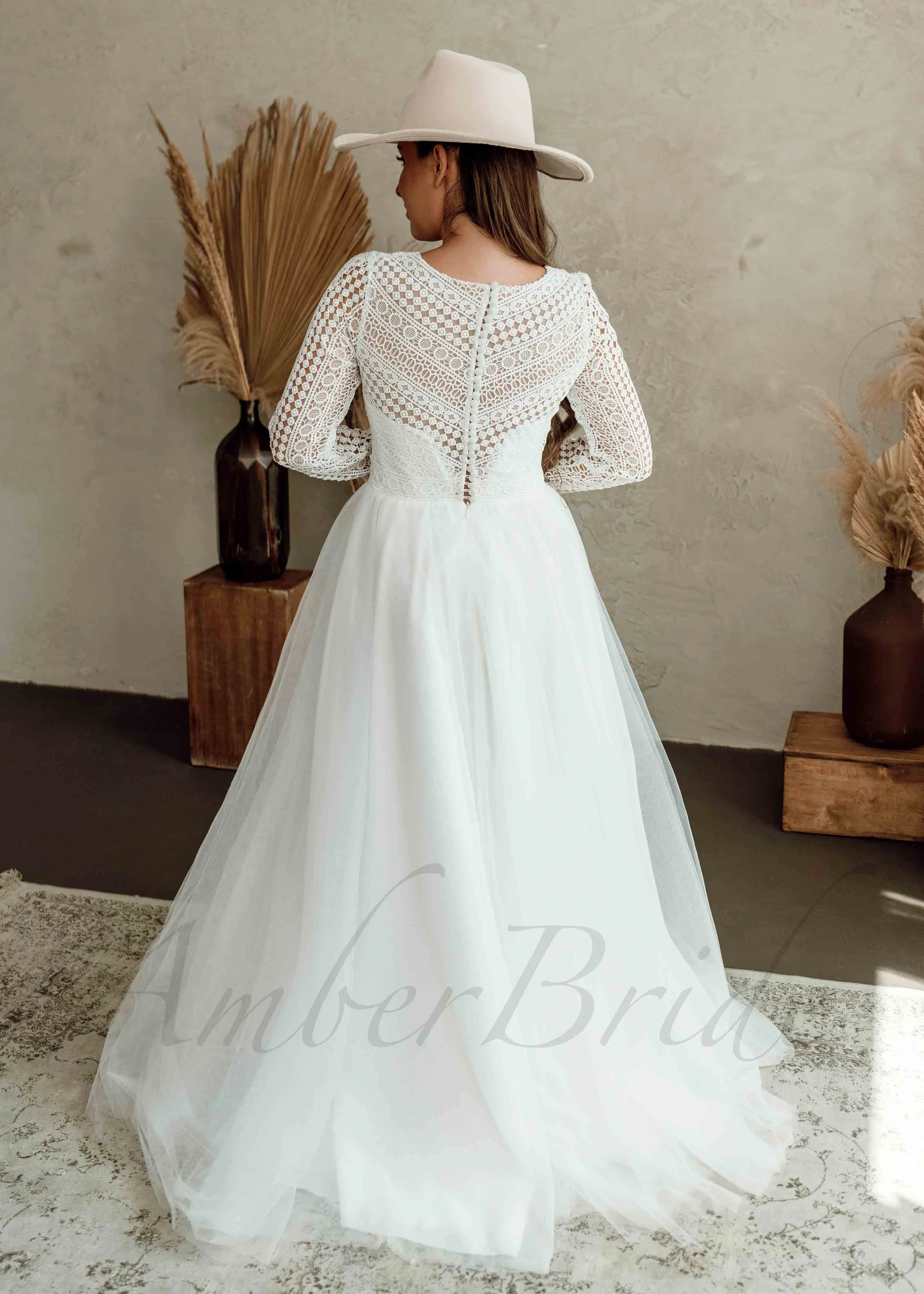 STOCK SELL-OUT: Boho Lace Wedding Dress with Long Sleeve and Tulle Skirt