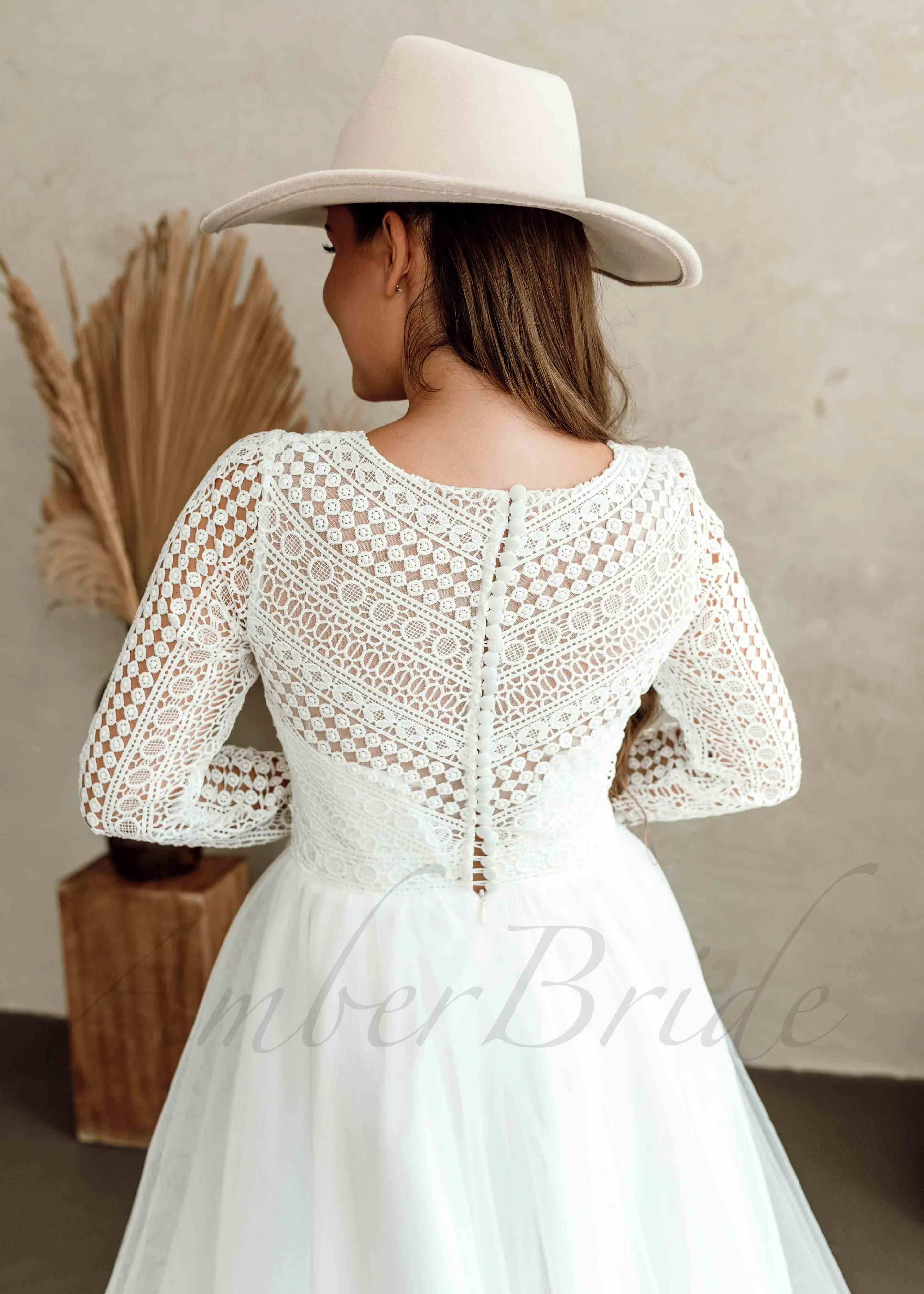 STOCK SELL-OUT: Boho Lace Wedding Dress with Long Sleeve and Tulle Skirt