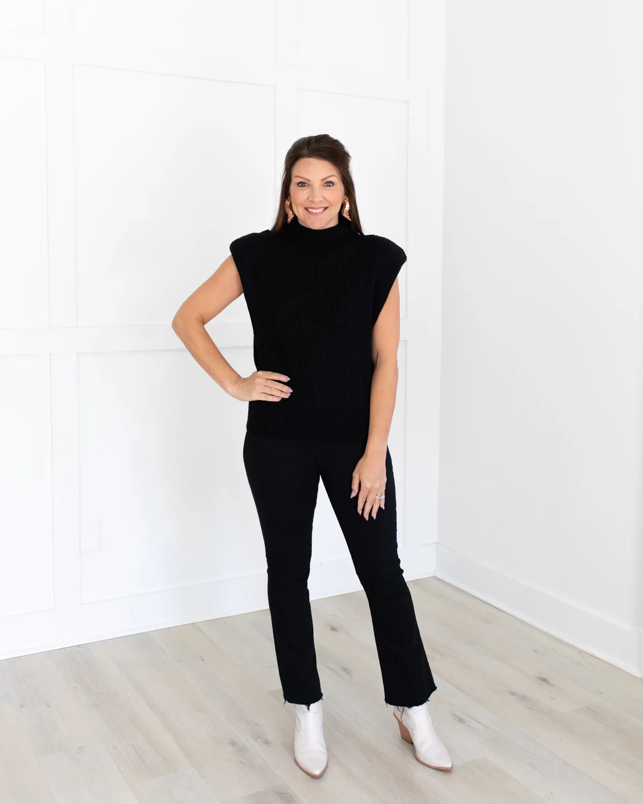 The Hustler Ankle Fray Black Denim in Not Guilty by Mother