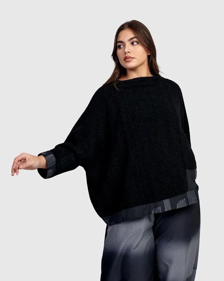 Urban Zora Squares Pullover